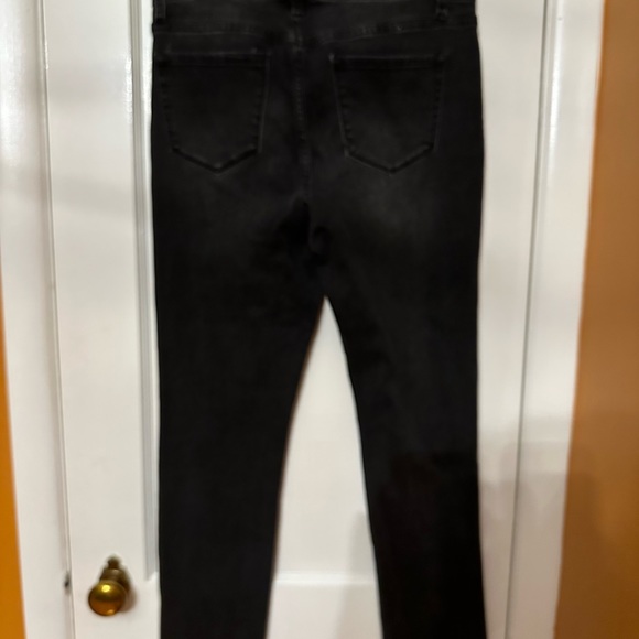 Black capri jeans - Picture 3 of 3